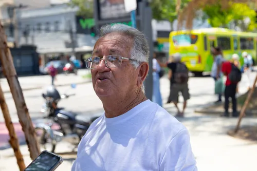 Carlos Alberto de Souza, taxista de 74 anos