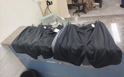 Uma das roupas encontradas pela polícia