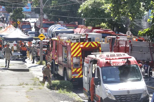 Incêndio comprometeu a produção de fantasias e materiais do Carnaval