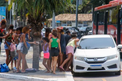 Crianças lotaram o Park Skate no início da tarde desta sexta-feira (27)