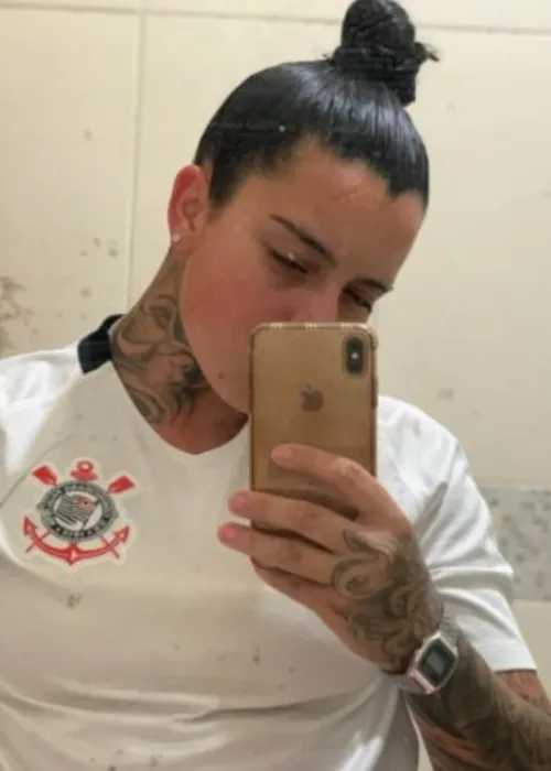 A jovem era apaixonada pelo Corinthians