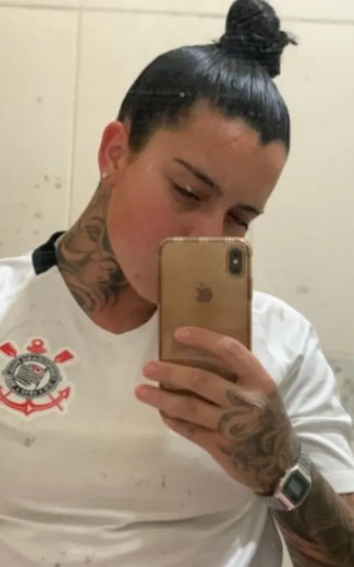 A jovem era apaixonada pelo Corinthians