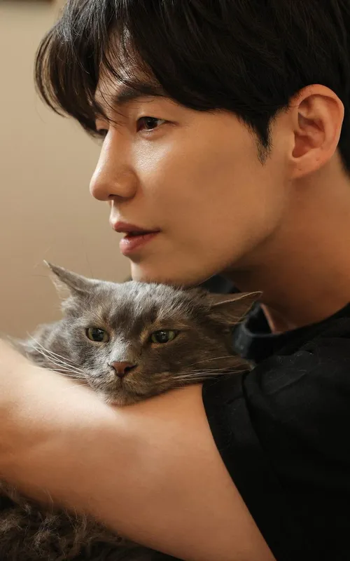 Song Jae-Rim começou sua carreira como modelo