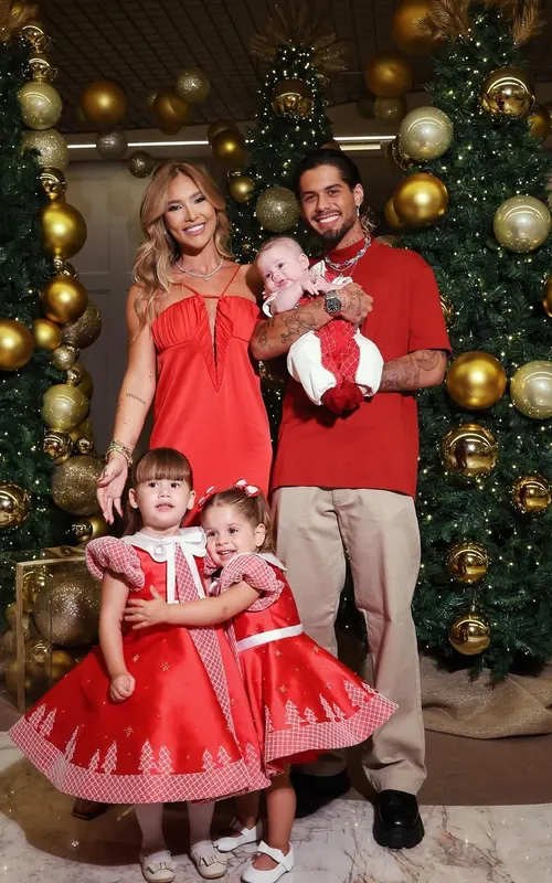 Virginia e o marido, o cantor Zé Felipe, ao lado das filhas Maria Alice, Maria Flor e o caçula José Leonardo
