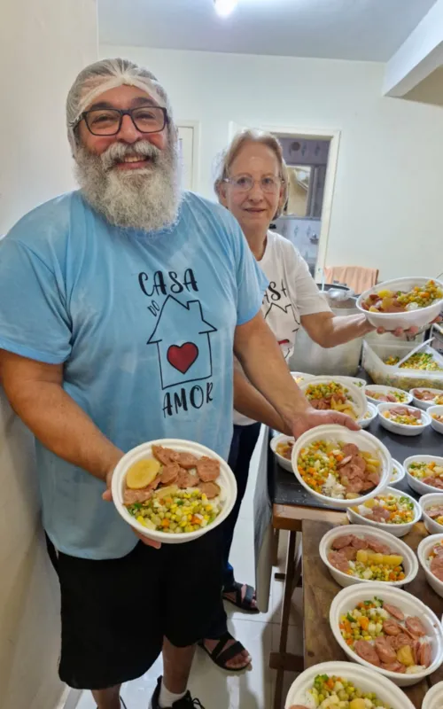 Projeto entrega atualmente de 200 a 250 quentinhas a cada 15 dias