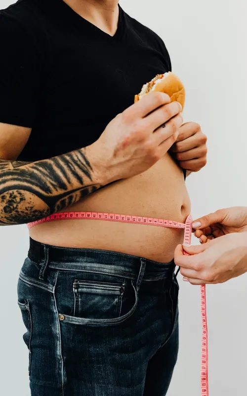 O fim do ano, com todas as festas e confraternizações, é uma época repleta de desafios alimentares