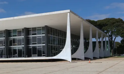 Os sete ministros votaram para não manter a liminar de Barroso