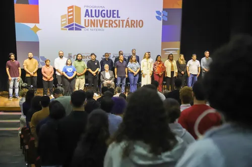 Recebem benefícios estudantes com renda familiar de até três salários mínimos