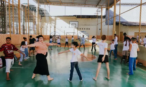 Crianças participam de atividades durante planejamento dos professores