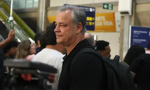 Secretário chegou acompanhado da comitiva brasileira