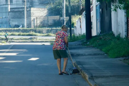 Moradores relatam que passam menos tempo na rua e  ficam em casa por conta dos assaltos