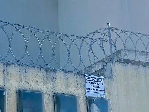 Moradores investiram em cerca elétrica e câmeras