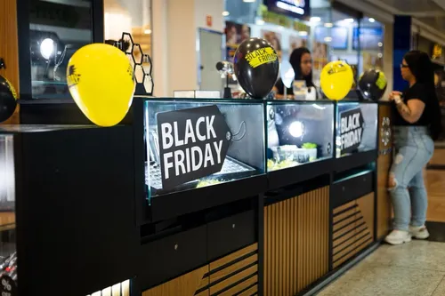 Lojas aproveitaram para ampliar horários de funcionamento