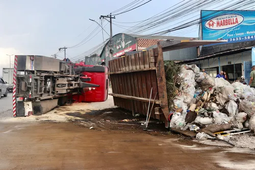 Acidente aconteceu no Km 297, altura de Manilha, Itaboraí
