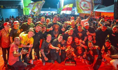 Assinaram ainda a parceria do samba outros cinco autores