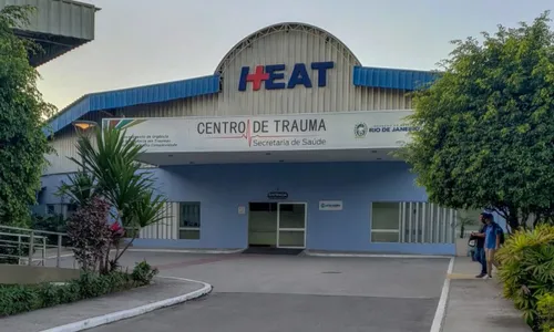 Homem foi levado para o Hospital Estadual Alberto Torres (Heat), no Colubandê