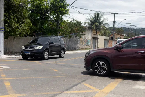 Carro precisou avançar a sinalização devido ao comprometimento da visibilidade
