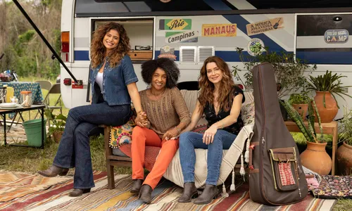 Janete (Letícia Spiller), Zuzu (Elisa Lucinda) e Agrado (Isadora Cruz)