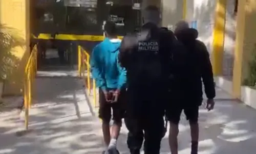 Acusados foram autuados por tráfico de drogas na 81ª DP (Itaipu)