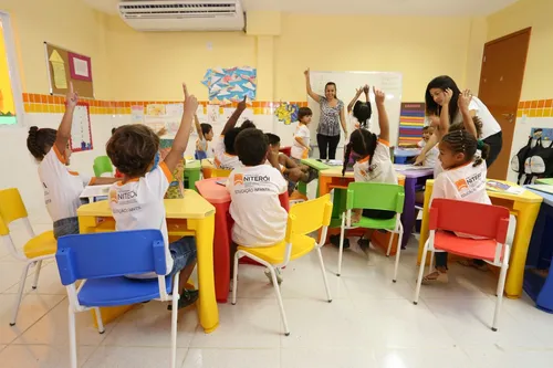 Niterói teve mais de 10 mil novas matrículas na Rede Municipal de Educação, em 2025, considerando todas as etapas de ensino