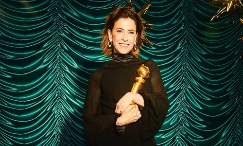 Atriz Fernanda Torres recebeu o Globo de Ouro pela sua atuação em 'Ainda Estou Aqui'