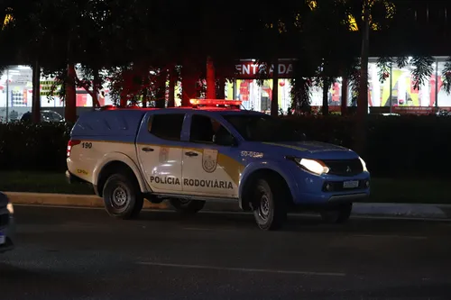 Uma viatura do Comando de Polícia Rodoviária (CPRv) foi acionada para o local