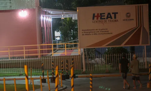 Corpo de Bombeiros levou a vítima para o Hospital Estadual Alberto Torres