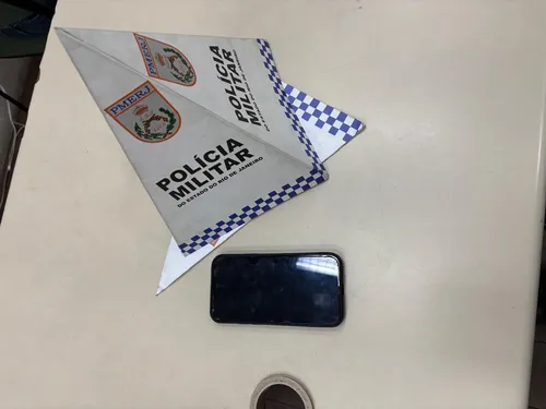 Celular furtado pelo criminoso é recuperado pela Polícia Militar