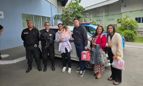 Criança deixou o hospital com o pai e a família paterna