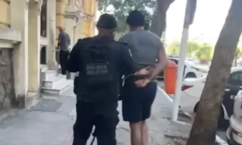 O material e o menor foram encaminhados para a 76ª DP (Centro)