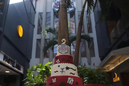 Bolo em comemoração aos 2 anos do Mercado Municipal de Niterói