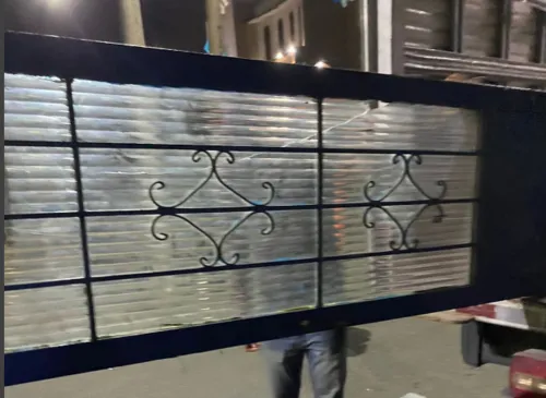 Até uma porta estava entre os itens levados