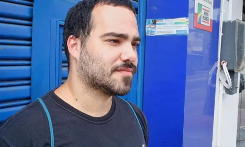 O vendedor Gustavo Machado contou que fechou seu loja mais cedo