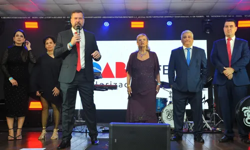 Maria Auxiliadora Espindola, conselheira da OAB Niterói, Paula Vergueiro, presidente da Caarj, Pedro Gomes, presidente da OAB Niterói, Matilde Slaibi, vice-presidente, o secretário-geral Antonio Marconi e o tesoureiro Júnior Rodrigues