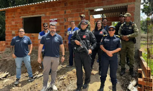 Obra foi embargada na manhã desta segunda-feira (29)