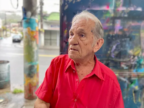 Geraldo Teixeira Fontes, de 83 anos, contribui todos os dias com a iniciativa