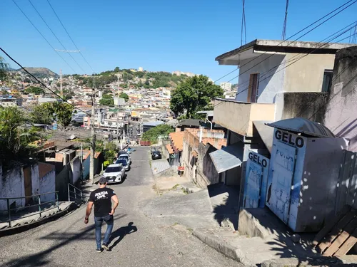 Gelo era comercializado em via pública, sem autorização da Vigilância Sanitária