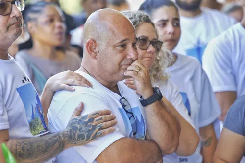 O pai de Bruno, Márcio Luiz, não escondeu a revolta e a tristeza