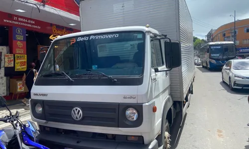 O motorista de um caminhão ajudantes foram sequestrados por bandidos na Estrada de Guaxindiba