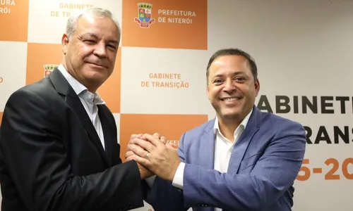 Secretário Gilson Chagas ao lado do prefeito Rodrigo Neves