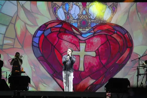Apresentação do padre Fábio de Melo começou na noite desta quinta (18)