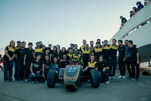 Estudantes de Engenharia Mecânica da Universidade Federal Fluminense
