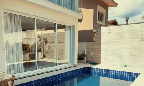 Piscina da mansão comprada por Neymar