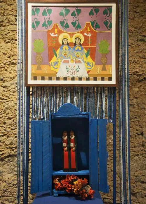 Exposição aborda mistura de elementos culturais, históricos e emocionais