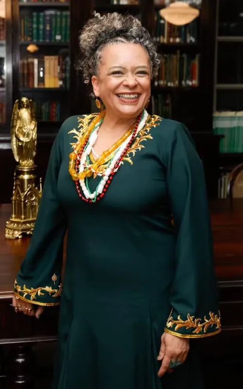 Ana Maria é autora do livro 'Um defeito de cor'