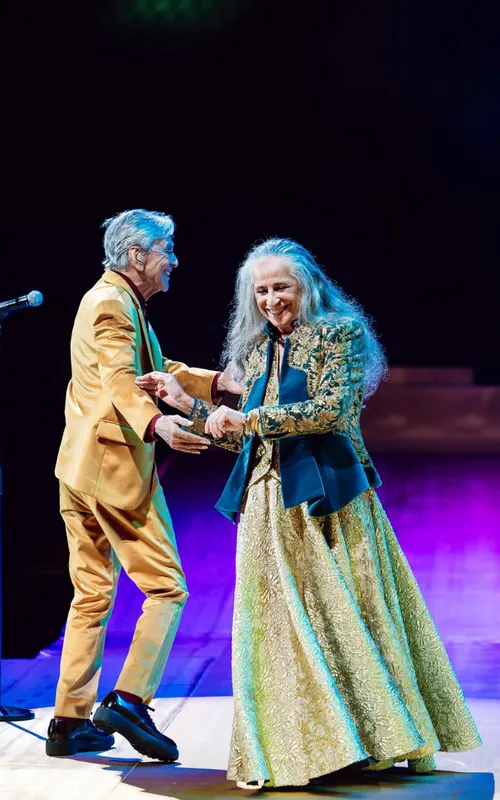 Roupa foi criada por Gilda Midani com rendas aplicadas por Bruno Silva