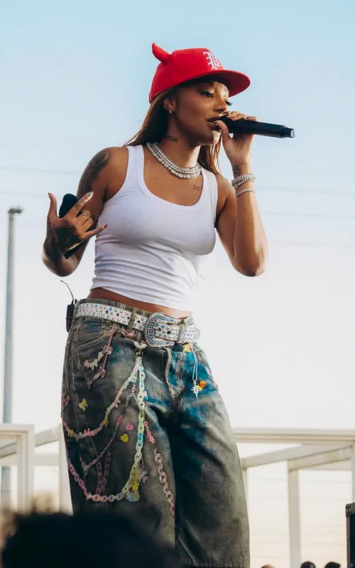 Ludmillla vai comandar a Festa da Virada na Praia de Icaraí, em Niterói