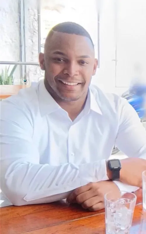 Brenner Martins perdeu o controle e bateu em árvore