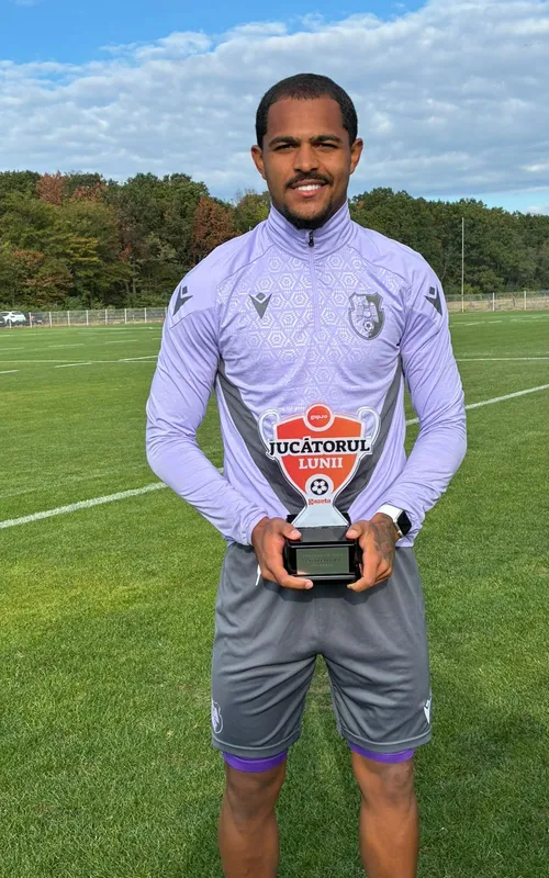 Em setembro, Caio Martins foi nomeado o Jogador do Mês, na Superliga