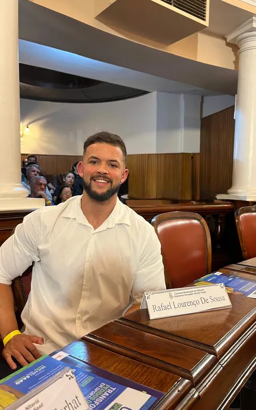 Rafael Sousa, de 29 anos, é publicitário e empreendedor